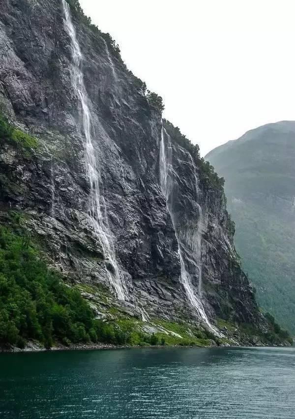 自由自在任游走 山河无恙我逍遥
